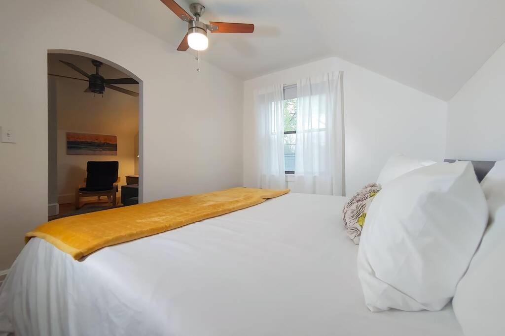 Historic W/Deck, King Bed & Air By Lake Michigan Manistee Esterno foto