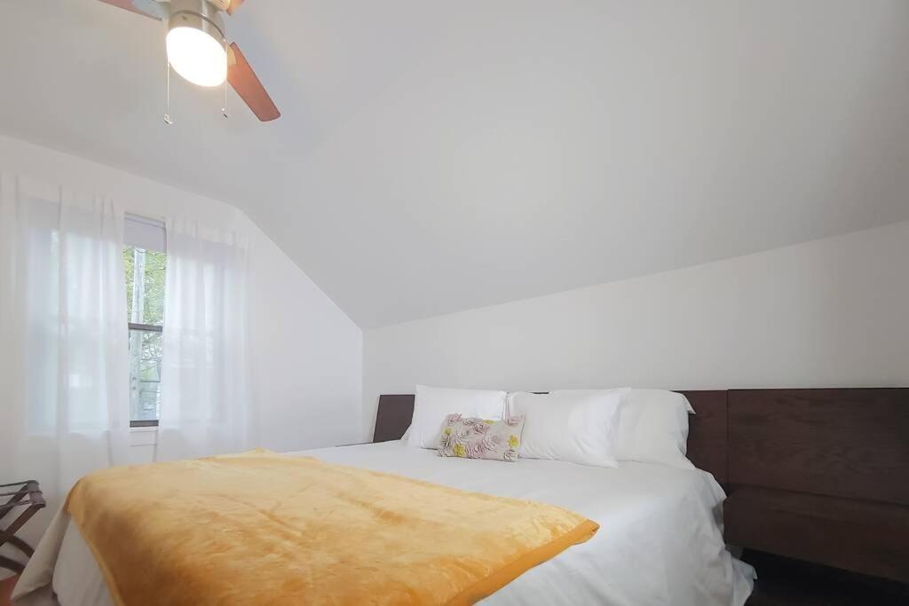 Historic W/Deck, King Bed & Air By Lake Michigan Manistee Esterno foto